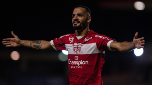 Série B: Anselmo Ramon, do CRB, está contente, mas quer vencer vitória nos três últimos jogos