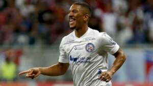 Paranaense: Athletico negocia com Corinthians para ter atacante Davó