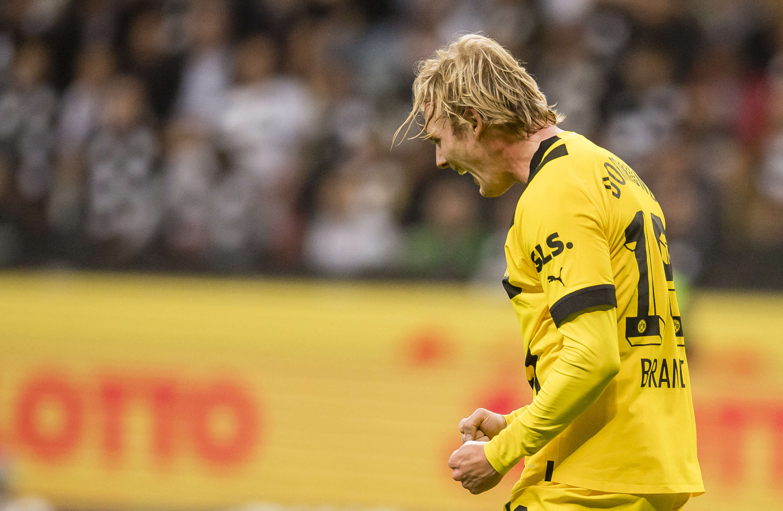 ALEMÃO: Borussia Dortmund vence fora de casa e mantém perseguição aos líderes