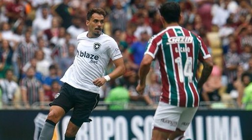 Botafogo deixa a vitória escapar no clássico