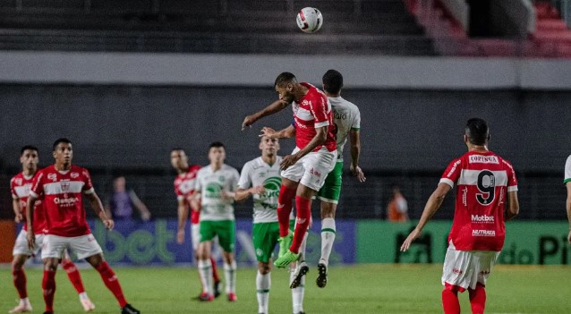 CRB na vitória sobre a Chapecoense