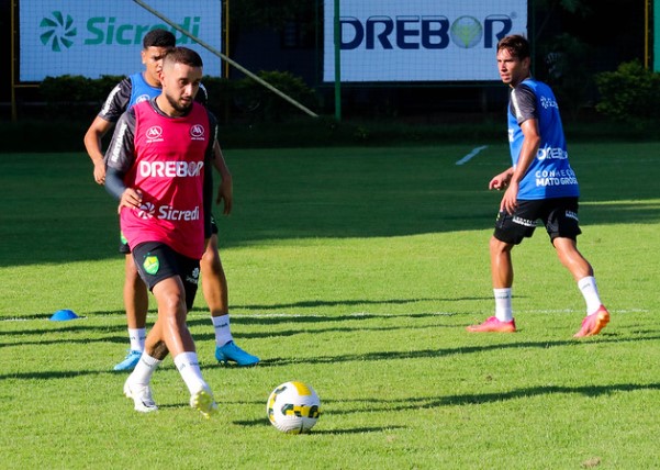 Cuiabá faz treino fechado à imprensa antes de confronto importante pelo Brasileirão