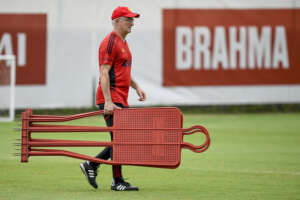 Copa do Brasil: Dorival poupa titulares do Flamengo do banco de reservas para jogo com Atlético-MG