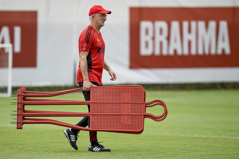 Dorival poupa titulares ate do banco pensando na copa do brasil