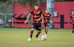 Série C: Eduardo, do Vitória, promete estar focado para levar o Leão à Série A