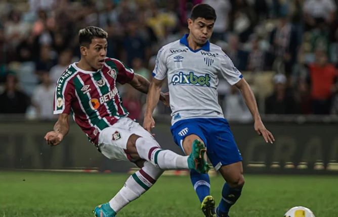 Avaí x Fluminense – Um olho no Palmeiras, o outro no desespero