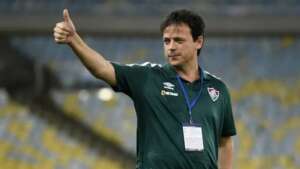 Fluminense oferece mais dois anos de contrato para Fernando Diniz