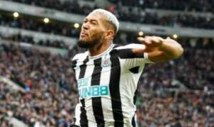 Inglês: Joelinton brilha sob os olhares de Tite no estádio do St Jame's Park