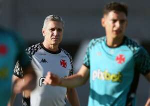 Seleção FI da 33ª rodada da Série B com pegador de pênalti e artilheiro do campeonato