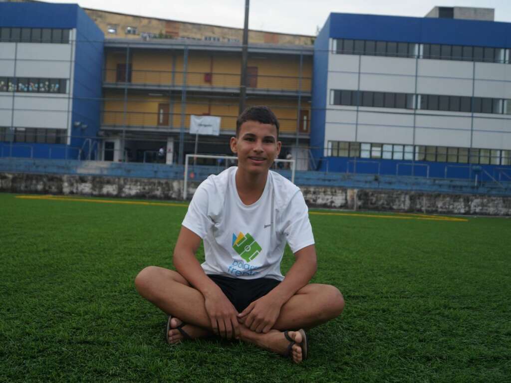 Jovem de projeto social do técnico Jorginho concorre a prêmio internacional