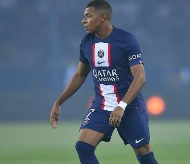 Mbappé se sente traído pelo PSG e estuda deixar clube em janeiro, afirma jornal