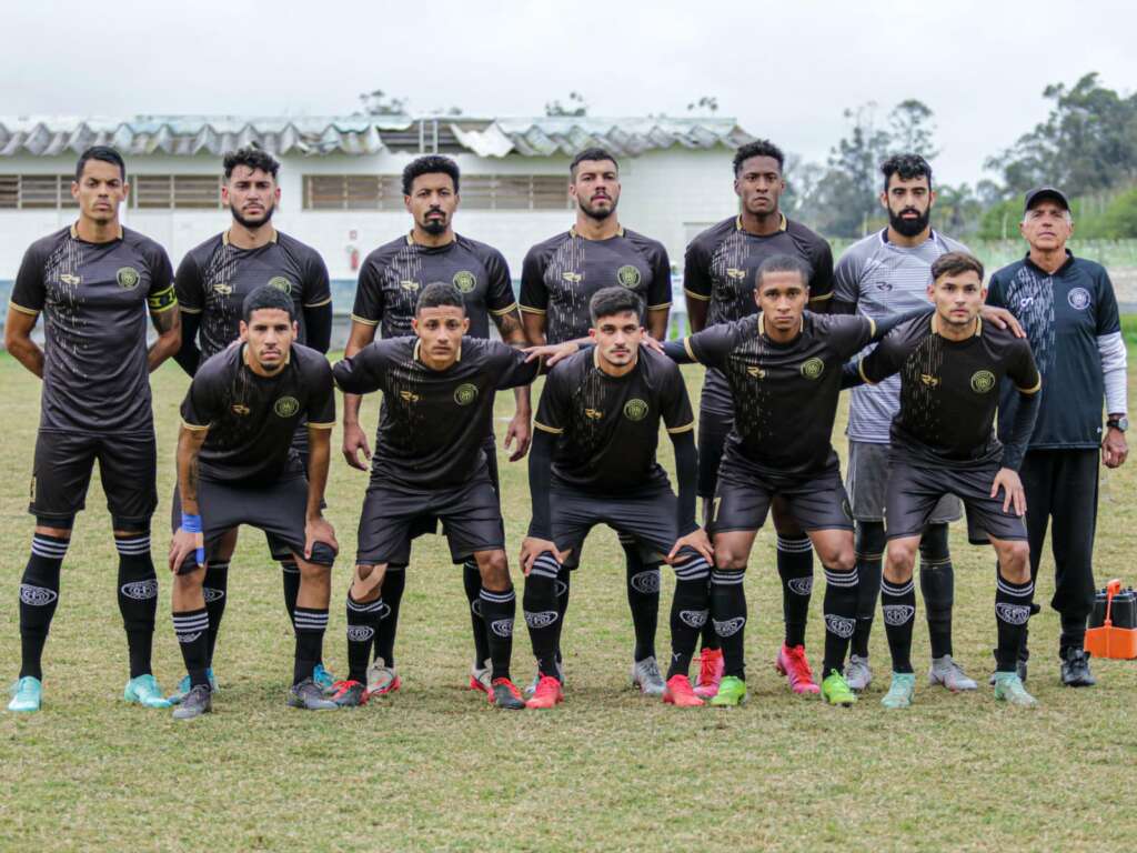 Clube aluga estádio da família de Ronaldinho e tem investidor árabe por elite