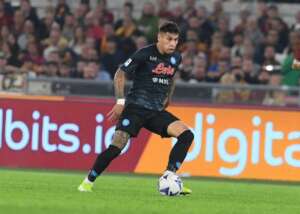 ITALIANO: Napoli mostra força, vence a Roma e mantém a liderança