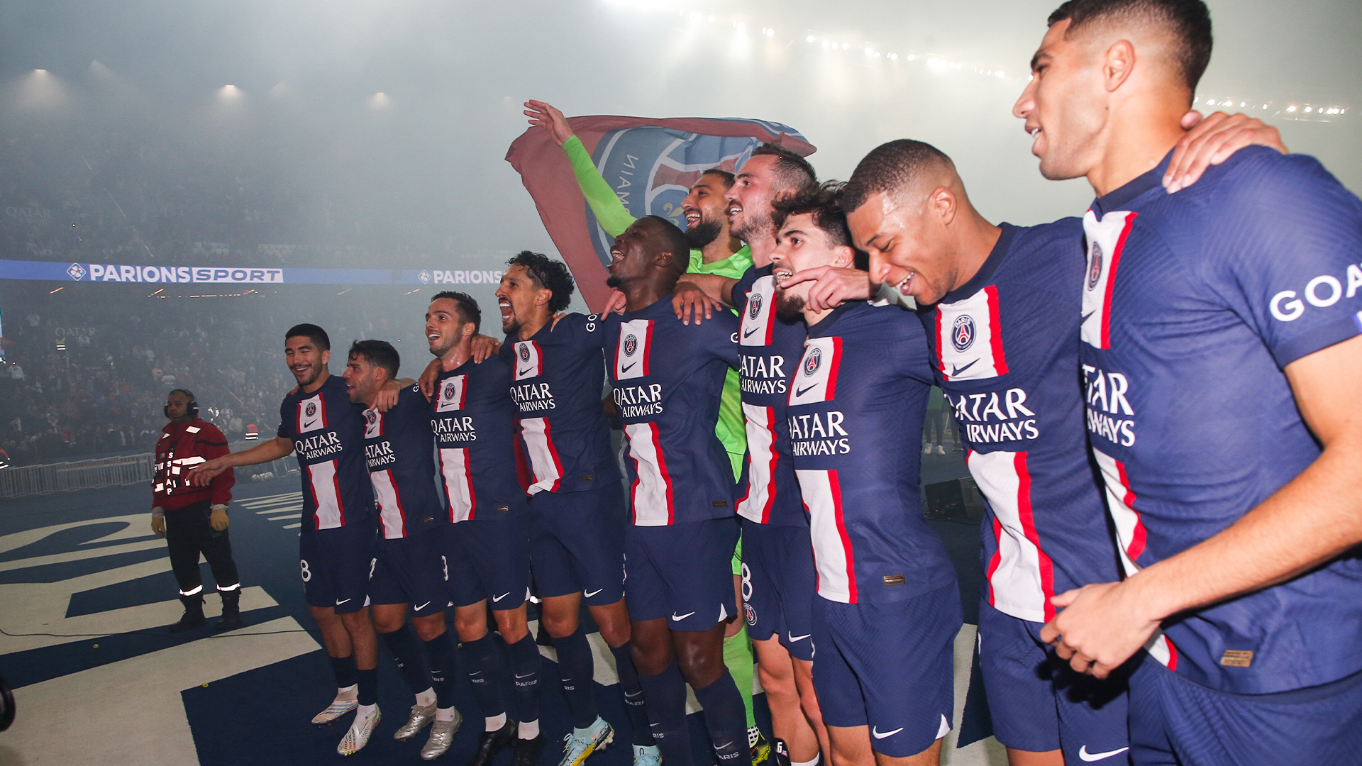 FRANCÊS: Neymar marca, PSG vence clássico com Olympique e se isola na liderança