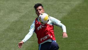 Gabriel Menino festeja oportunidade no Palmeiras: 'Espero fazer um grande jogo'