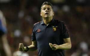 Claudinei Oliveira lamenta jogo 'tenso' entre Sport e Vila Nova. Veja!!