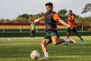 Série B: Volante Ferreira coloca Sampaio vivo na briga pelo acesso: 