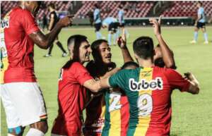 Série B: Sampaio vê erro do VAR e vai lutar pelo acesso até o final
