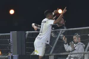 Com proposta de R$ 130 milhões, Santos fica perto de vender Ângelo