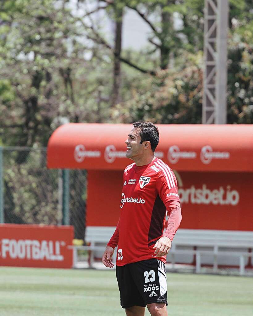 São Paulo encara Atlético-GO antes de duelos contra quatro de cinco times do G-8