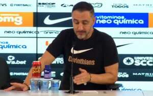 Vítor Pereira prega 'espírito de união' para Corinthians voltar ao G-4