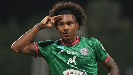 Ex-Flamengo marca na goleada do Al Ettifaq contra o Al Feiha