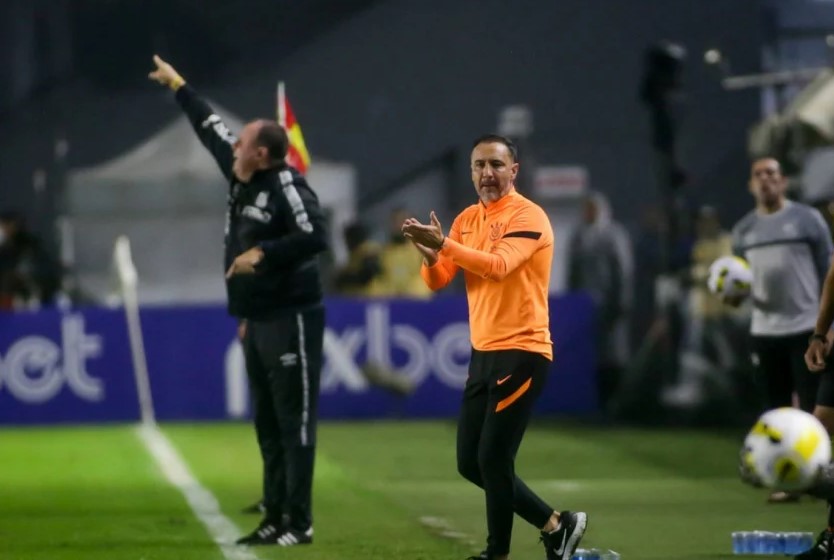 Torcida do Corinthians faz campanha para Vítor Pereira continuar no time em 2023