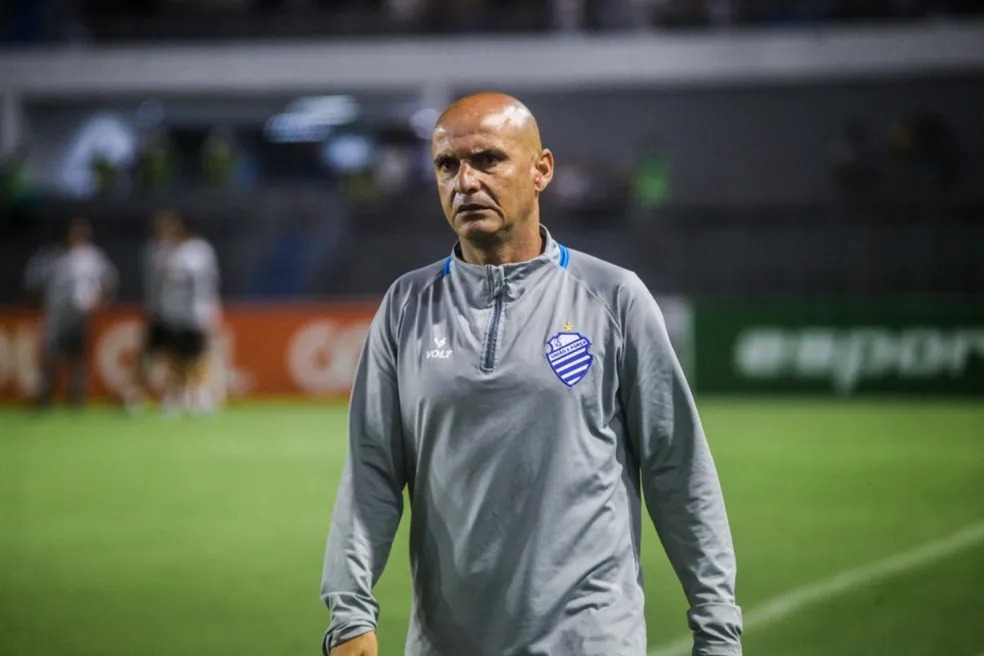 Augusto Rodrigues técnico interino do CSA