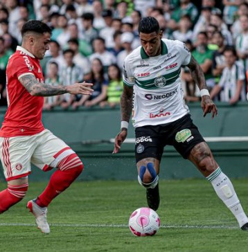 Alef Manga lamenta 2º tempo ruim do Coritiba: ‘’Está faltando atenção’’