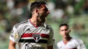 América-MG 1 x 2 São Paulo - De virada, Tricolor vence com gols aos 45 minutos