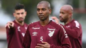 Fernandinho e Thiago Heleno reforçam o Athletico-PR no Atletiba