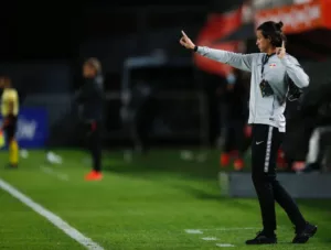 Barbieri vê pressão no Bragantino como normal, e exalta vitória: “Foram fantásticos”