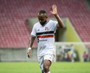 Pernambucano: Santa Cruz descarta meia Chiquinho para 2023