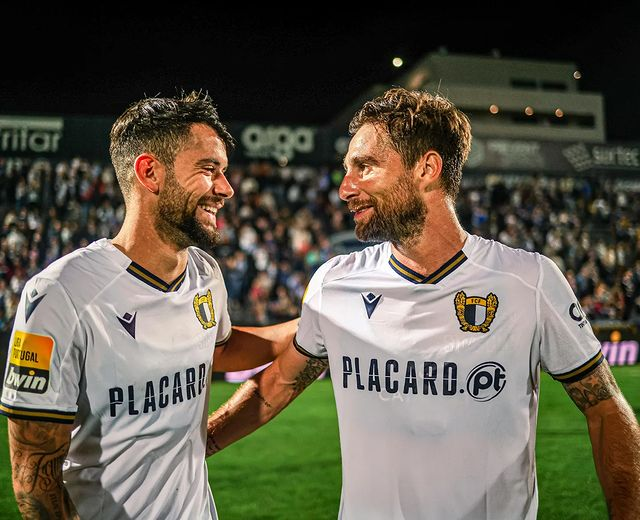 PORTUGUÊS: Famalicão surpreende, goleia Boavista e deixa a zona de degola 2 famalicao 1