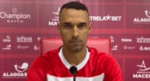 Série B: Zagueiro do CRB-AL sente dores novamente e preocupa