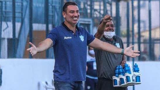 Guilherme Alves, técnico do Marília