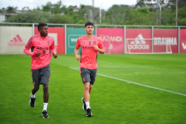 Inter se prepara para encarar o Coritiba e volante dá susto durante o treino