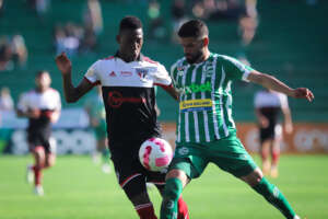 São Paulo 2 x 1 Juventude - Com dois de Reinaldo, São Paulo  entra no G8 e Juventude pode cair hoje