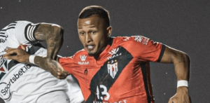 São Paulo consulta Léo Pereira, atacante do Atlético-GO