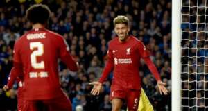 Inglês: Firmino se aproxima de adeus ao Liverpool e é exaltado