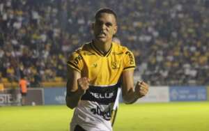 Série B: Lohan projeta reta final e pede para Criciúma 'pensar jogo a jogo'