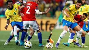 Brasileiros perdem espaço no Manchester United a menos de 2 meses da Copa do Mundo