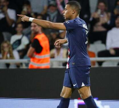 Contrato de Mbappé com o PSG é o maior da história do esporte, diz jornal