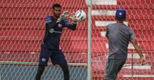 Série B: Na fogueira? Bruno Lopes, do sub-20, fará estreia no gol do Náutico