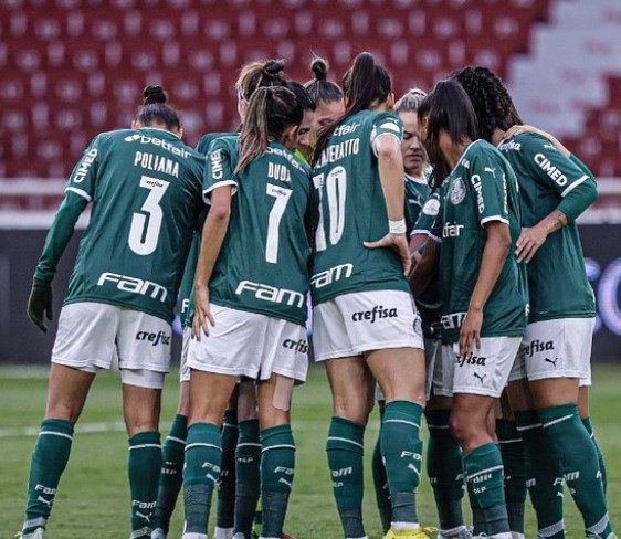 LIBERTADORES FEMININA: Palmeiras marca no último minuto e está na semifinal