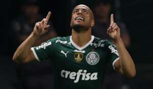 Palmeiras 4 x 0 Coritiba - Verdão goleia e abre 12 pontos na liderança