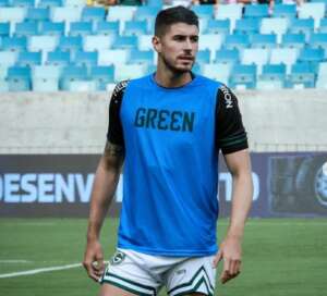 Corinthians tem prioridade em negociação por Pedro Raul