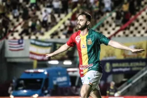 ​Artilheiro da Série B, Poveda confia em acesso do Sampaio Corrêa: 