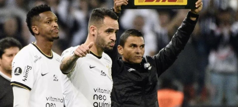 Renato Augusto deve reforçar Corinthians contra o Flamengo e Adson passa por cirurgia