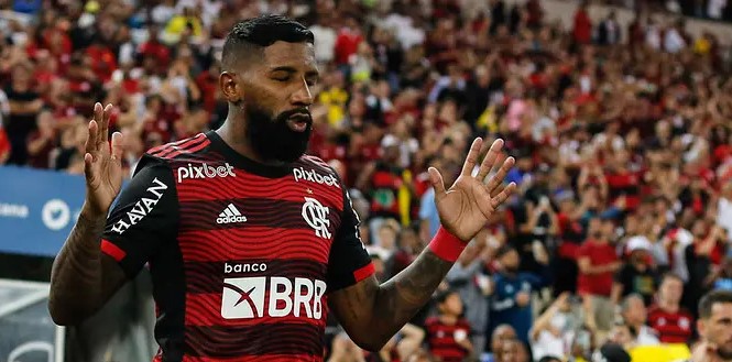 Rodinei tem superado as criticas e se firmado no Flamengo